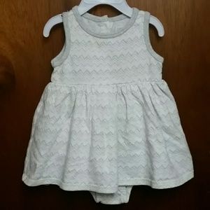 🦄Tahari Baby Chevron Dress🦄